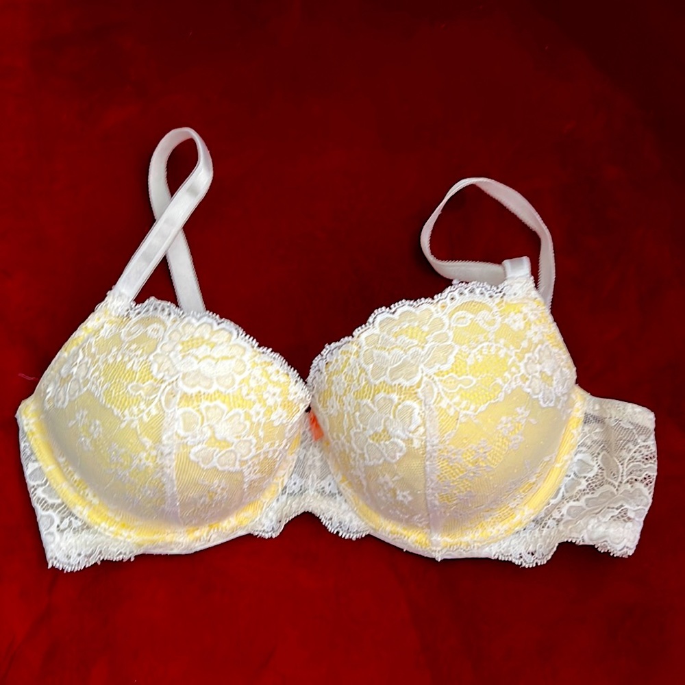 Victoria’s Secret Bra size 34D